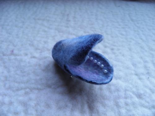 Mussel brooch - merino wool fibres